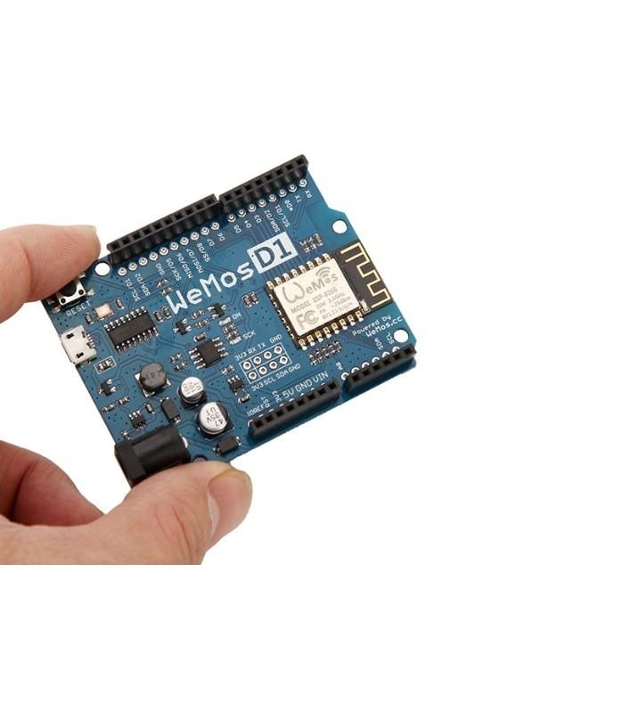 WeMos D1 R2 WiFi UNO ESP8266 Development Board iot board